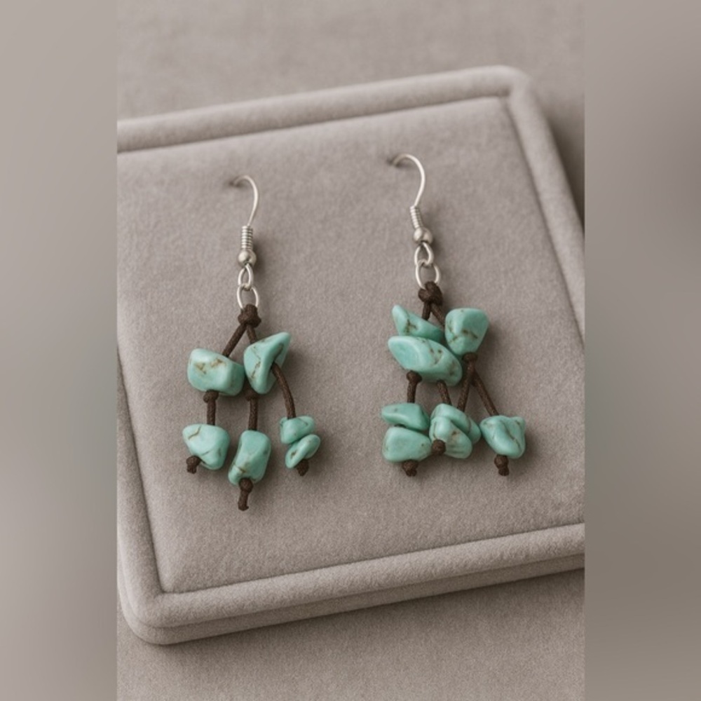 Premier Designs OCEAN BREEZE Faux Turquoise Chips Fishhook NWT 2.25" #431
